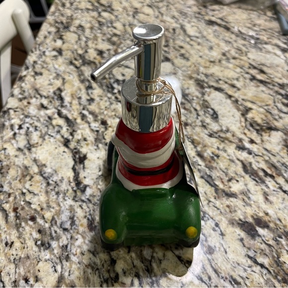 HOME ESSENTIALS SANTA CLAUS SOAP PUMP - Picture 2 of 7